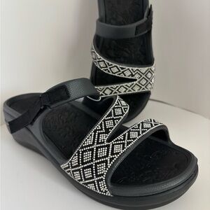 Skechers Black and White Beaded Comfort Sandals
